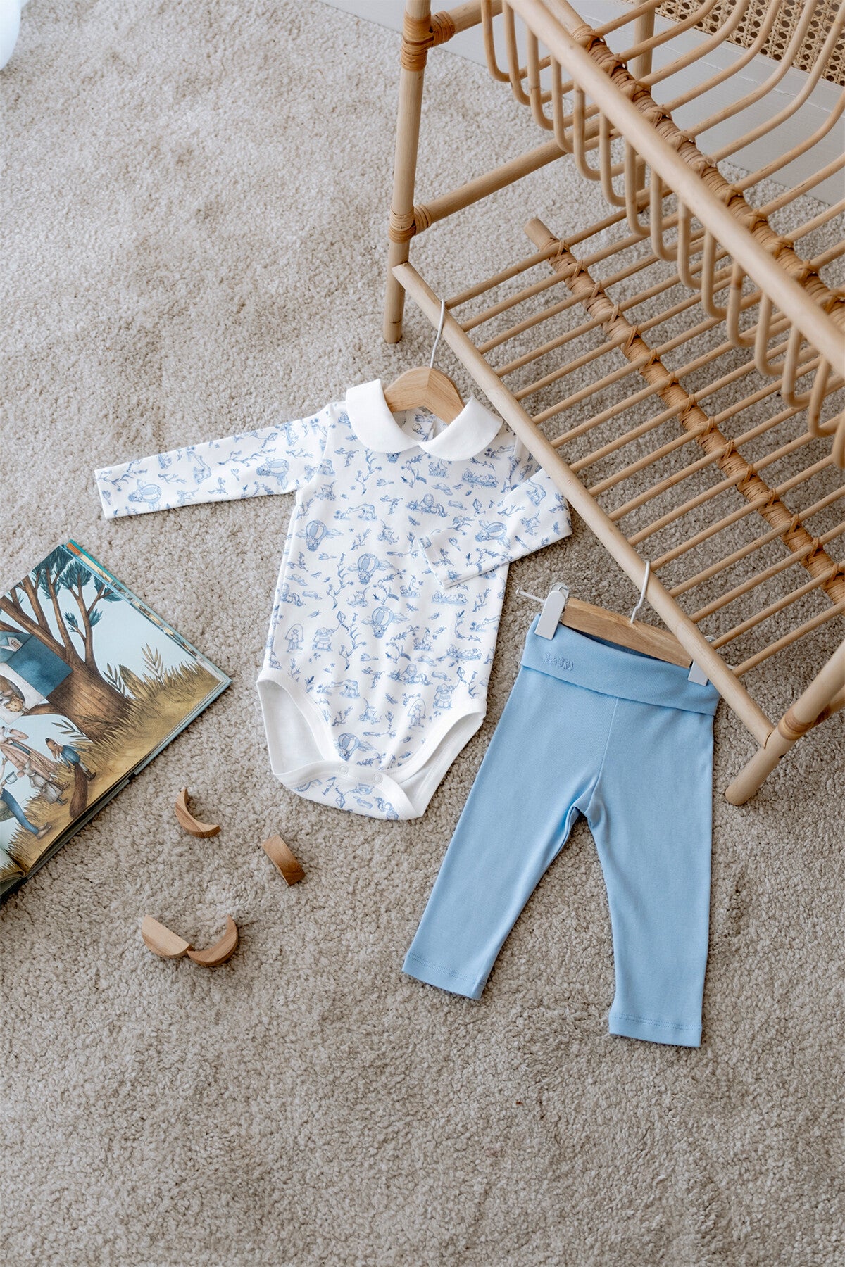 Atelier Babbi 2-Pieces Bodysuit and Pants Set-Toile De Jouy / Blue, 100% Cotton