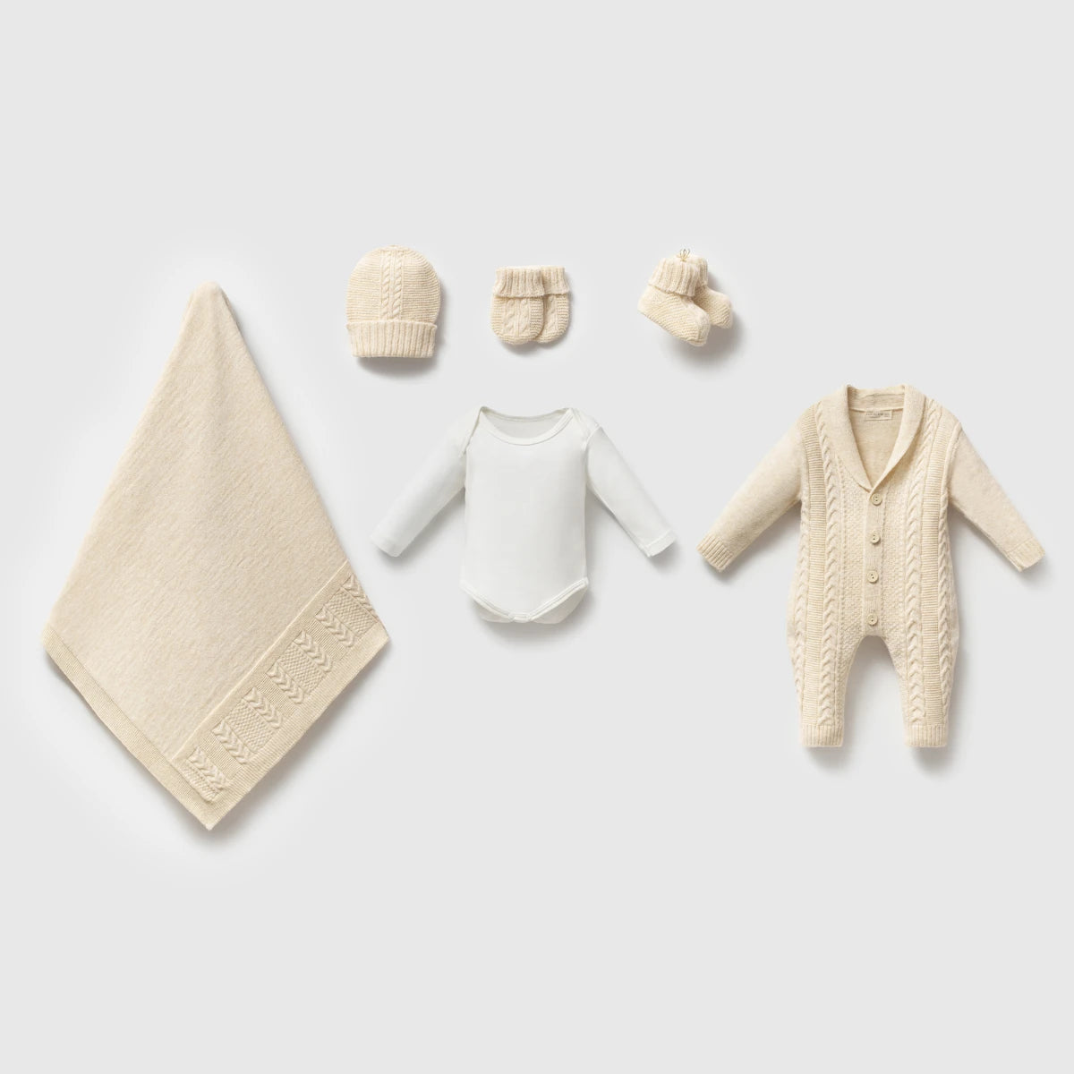 NIPPERLAND 6-Pieces Beige Knitted Hospital set