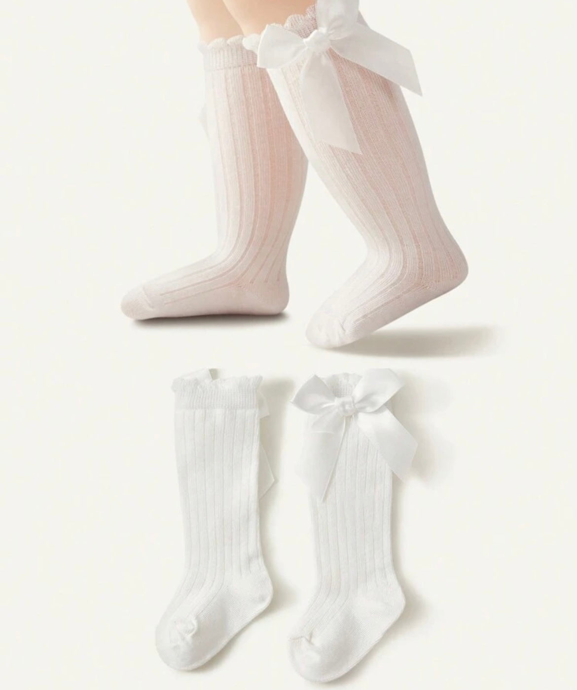 1 Pair of White High Knee Socks With Bow