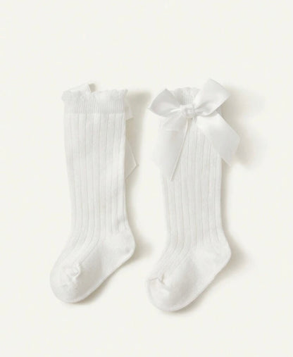 1 Pair of White High Knee Socks With Bow