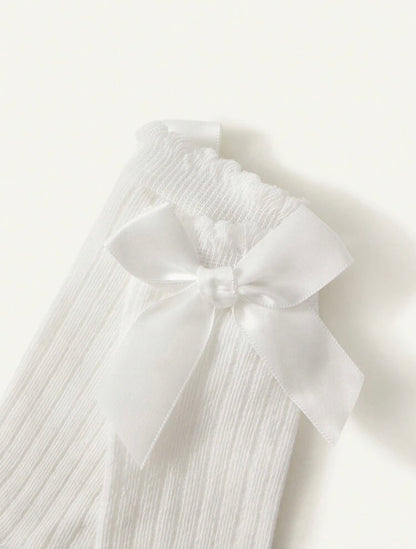 1 Pair of White High Knee Socks With Bow
