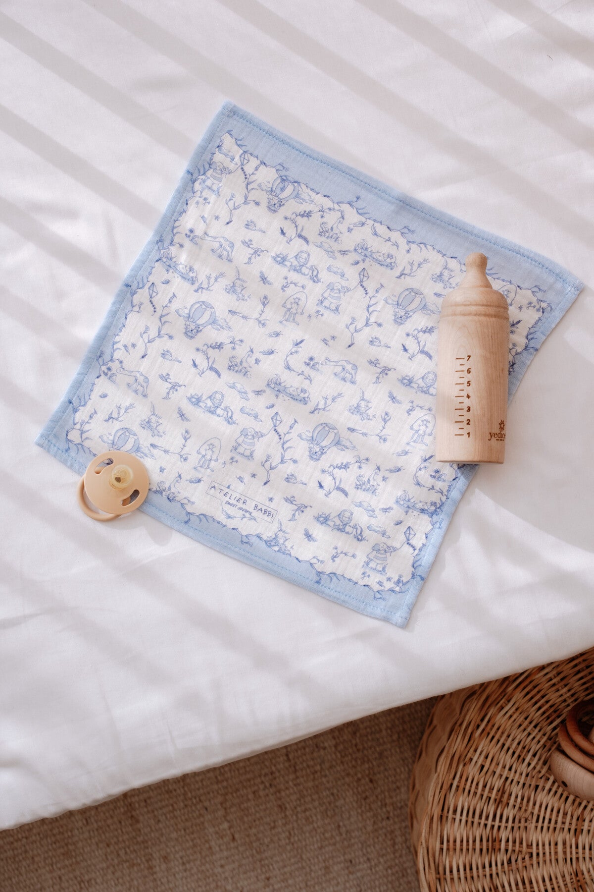 Atelier Babbi Newborn 30x30 cm Mouth Cloth - Toile De Jouy / Blue, 100% Cotton