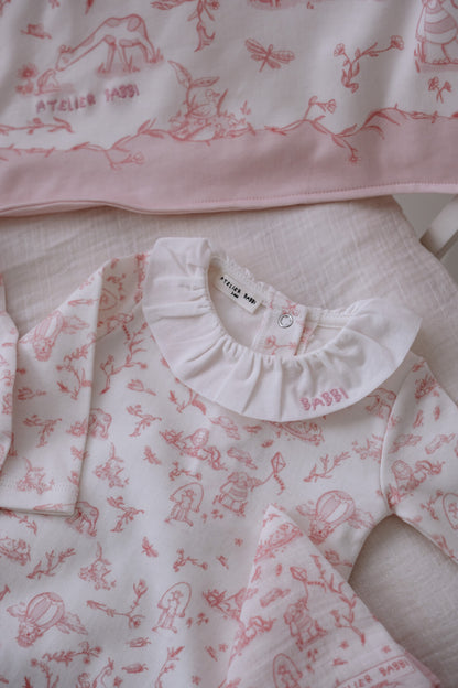 طقم أطفال حديثي الولادة من آتيليه بابي (5 قطع) - قماش توال دو جوي/وردي، 100% قطن